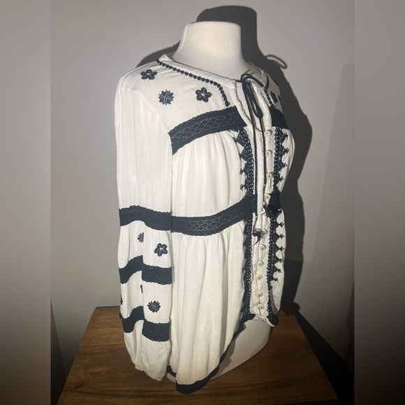 Free People | Iris Boho Top M B&W pheasant - Picture 7 of 11